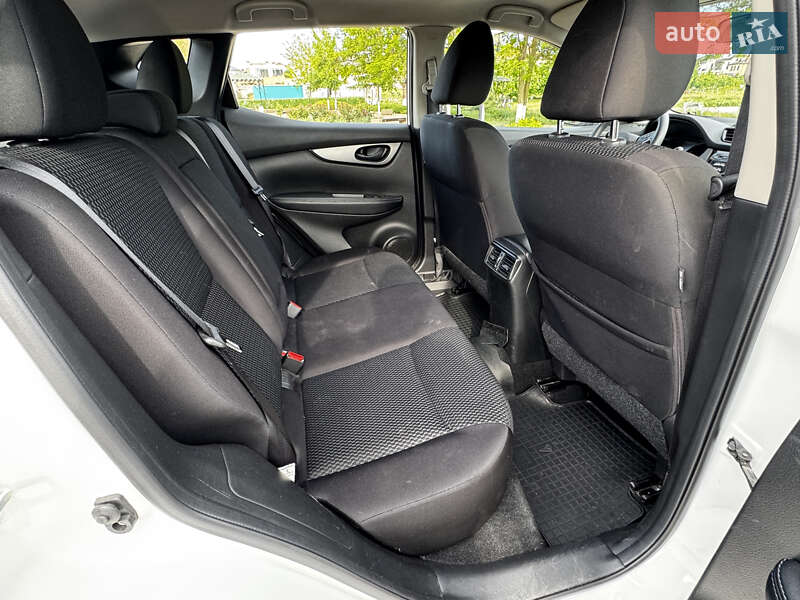 Внедорожник / Кроссовер Nissan Rogue Sport 2017 в Одессе