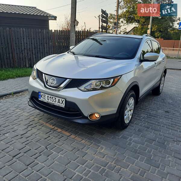 Позашляховик / Кросовер Nissan Rogue Sport 2019 в 