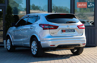 Позашляховик / Кросовер Nissan Rogue Sport 2021 в 