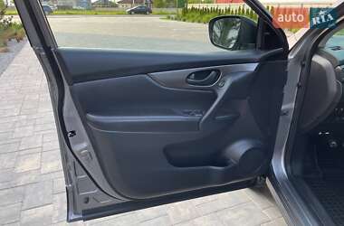 Позашляховик / Кросовер Nissan Rogue Sport 2022 в 