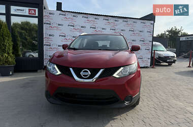 Внедорожник / Кроссовер Nissan Rogue Sport 2017 в 