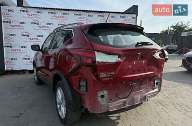 Внедорожник / Кроссовер Nissan Rogue Sport 2017 в 