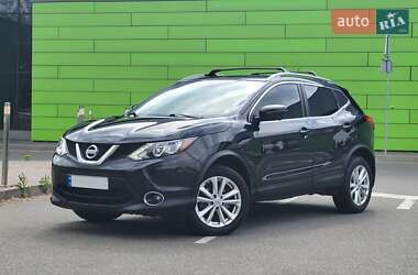 Внедорожник / Кроссовер Nissan Rogue Sport 2017 в 