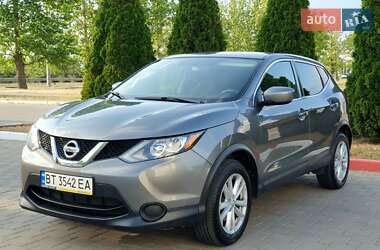 Внедорожник / Кроссовер Nissan Rogue Sport 2017 в Николаеве
