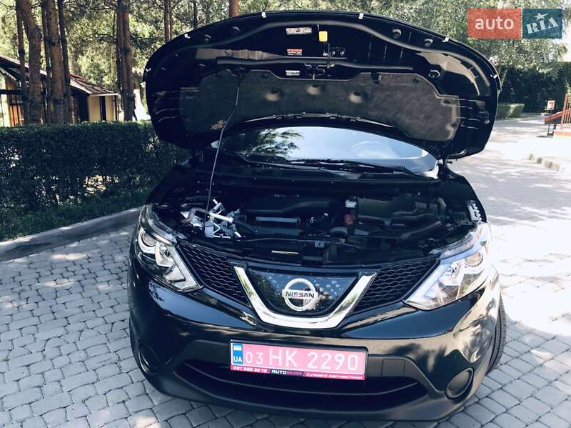 Позашляховик / Кросовер Nissan Rogue Sport 2018 в Сумах