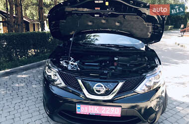 Позашляховик / Кросовер Nissan Rogue Sport 2018 в 
