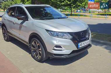 Внедорожник / Кроссовер Nissan Rogue Sport 2017 в Могилев-Подольске