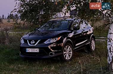 Позашляховик / Кросовер Nissan Rogue Sport 2017 в Луцьку