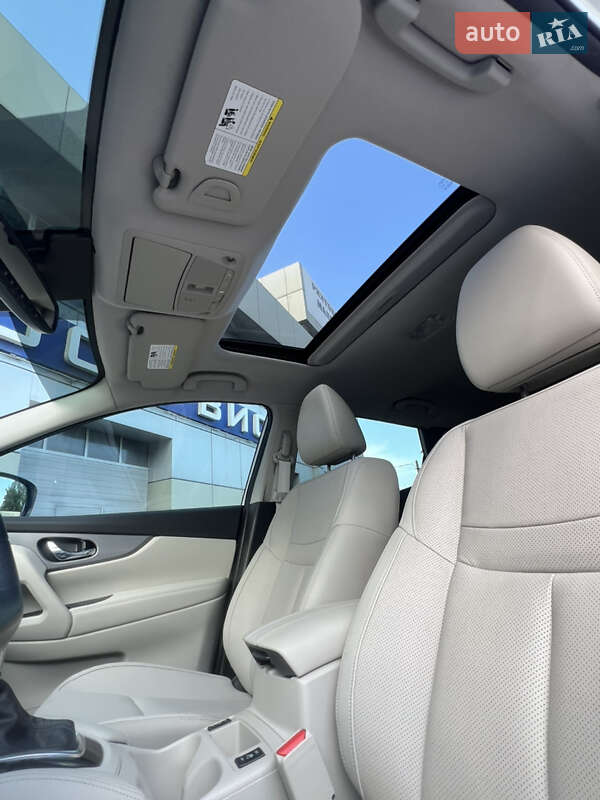 Позашляховик / Кросовер Nissan Rogue Sport 2020 в Одесі