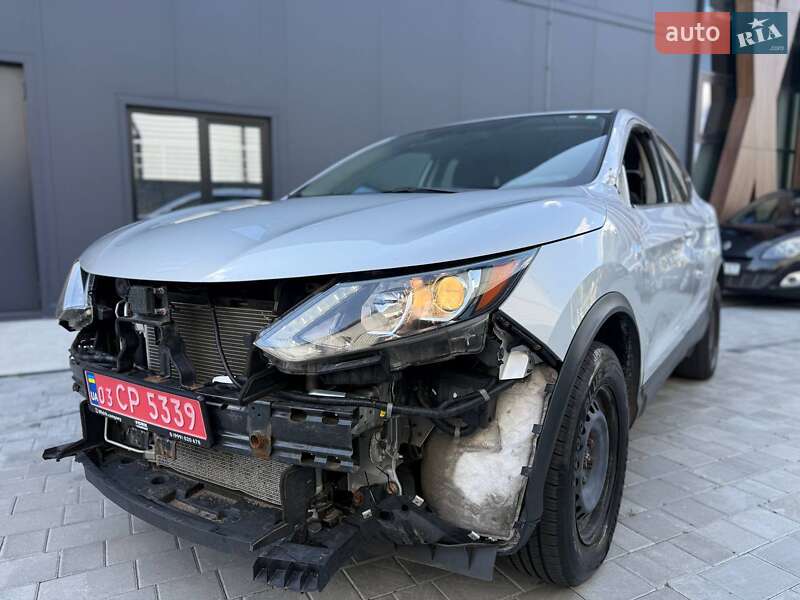 Внедорожник / Кроссовер Nissan Rogue Sport 2019 в Луцке