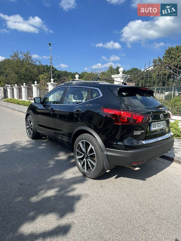 Внедорожник / Кроссовер Nissan Rogue Sport 2017 в Виннице