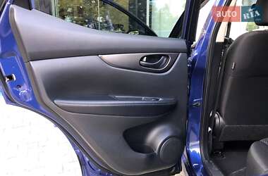 Внедорожник / Кроссовер Nissan Rogue Sport 2019 в 