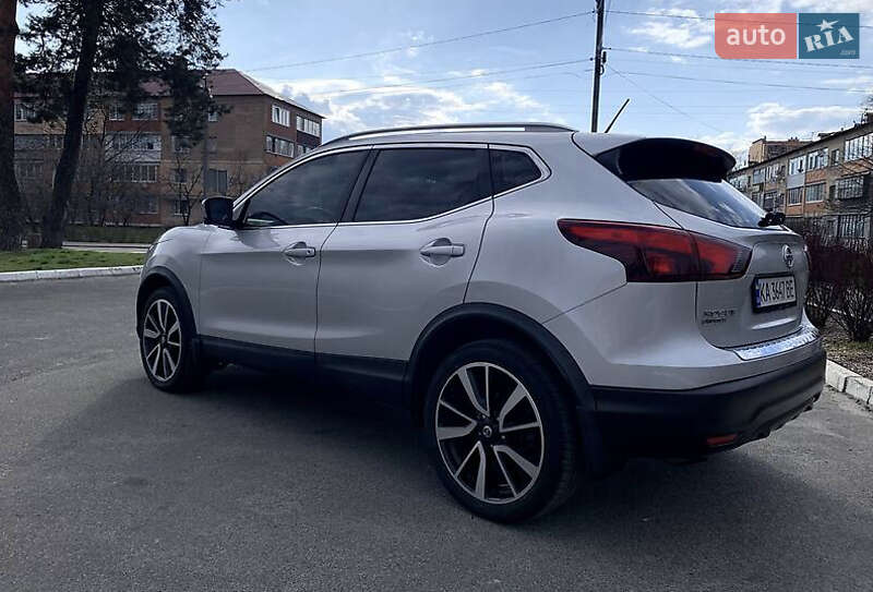 Внедорожник / Кроссовер Nissan Rogue Sport 2017 в Киеве