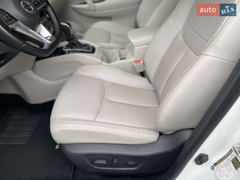 Позашляховик / Кросовер Nissan Rogue Sport 2022 в Києві