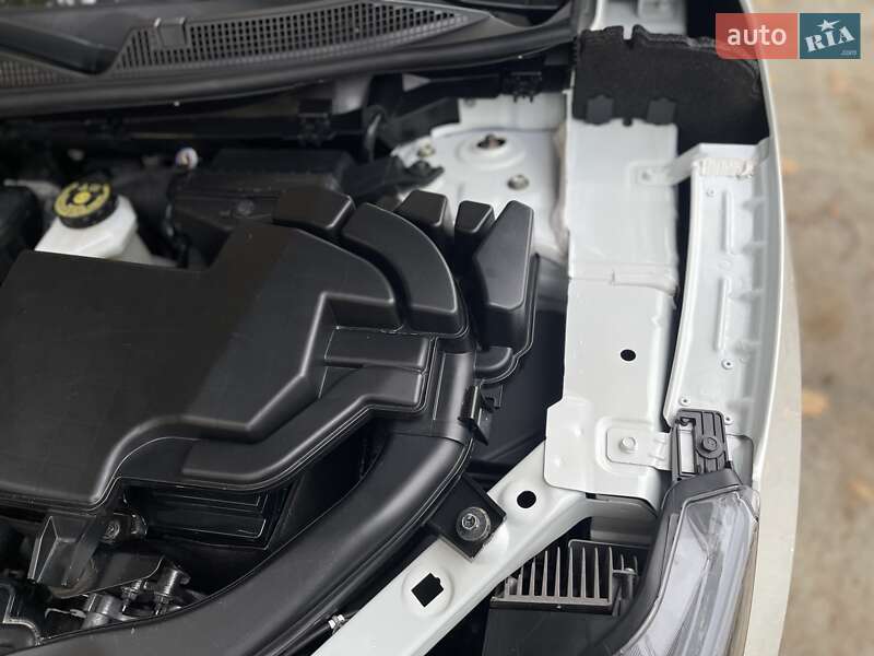 Позашляховик / Кросовер Nissan Rogue Sport 2022 в Києві