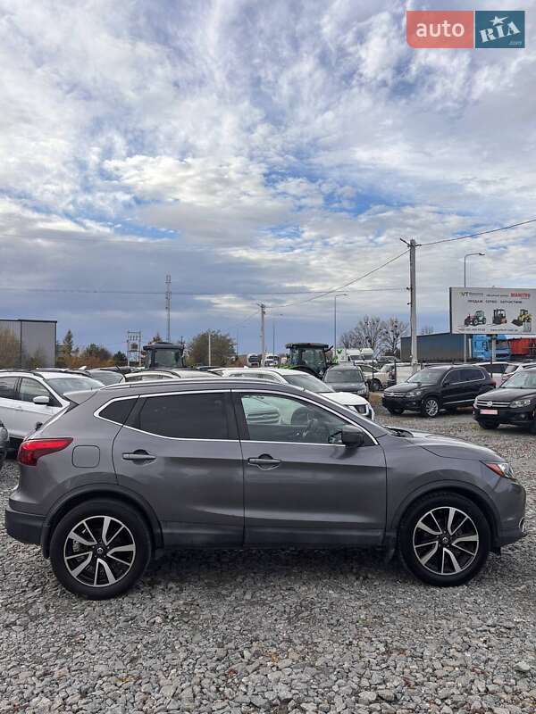 Внедорожник / Кроссовер Nissan Rogue Sport 2019 в Львове