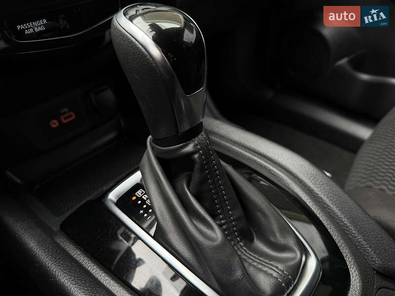 Внедорожник / Кроссовер Nissan Rogue Sport 2022 в Дрогобыче