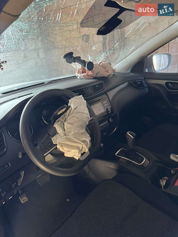 Внедорожник / Кроссовер Nissan Rogue Sport 2017 в Вижнице