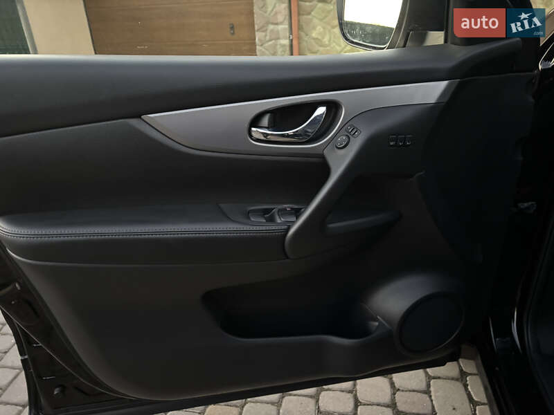 Внедорожник / Кроссовер Nissan Rogue Sport 2020 в Львове