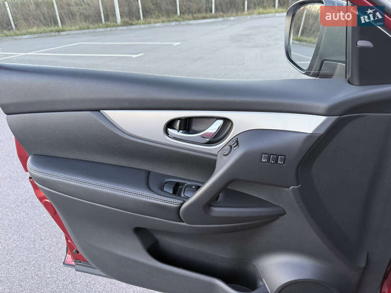 Внедорожник / Кроссовер Nissan Rogue Sport 2020 в Виннице