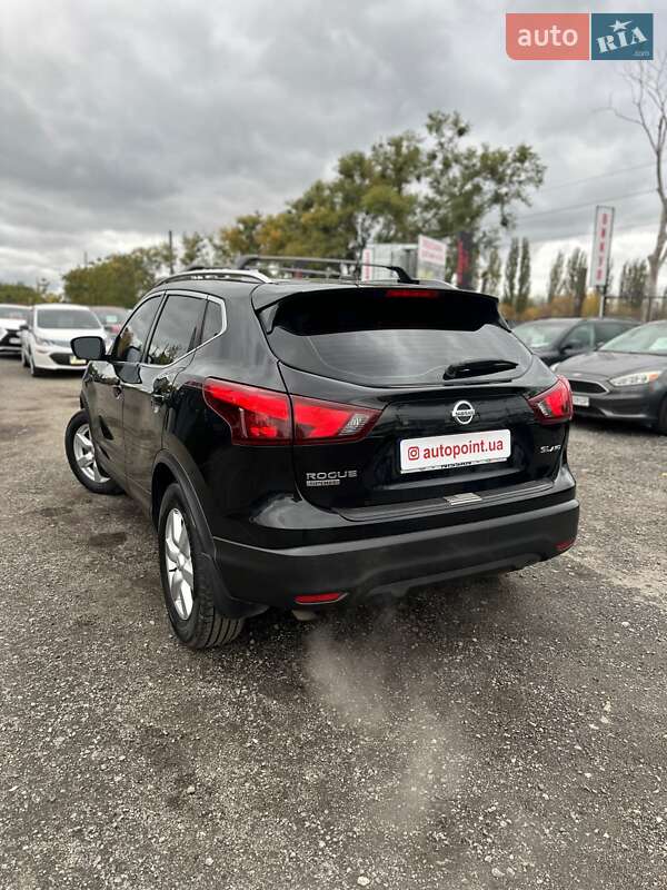 Позашляховик / Кросовер Nissan Rogue Sport 2017 в Білогородці