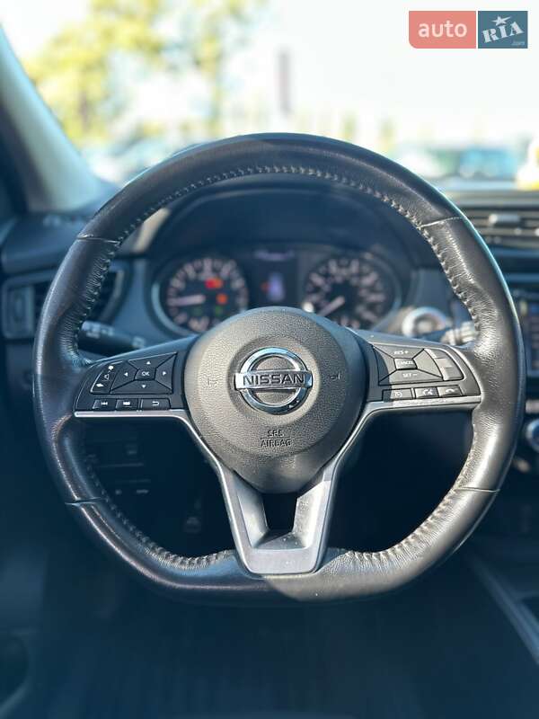 Позашляховик / Кросовер Nissan Rogue Sport 2017 в Білогородці