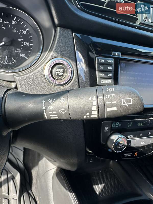 Позашляховик / Кросовер Nissan Rogue Sport 2017 в Білогородці