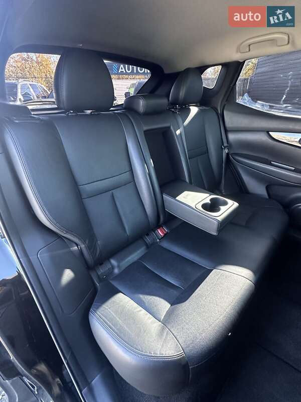 Позашляховик / Кросовер Nissan Rogue Sport 2017 в Білогородці