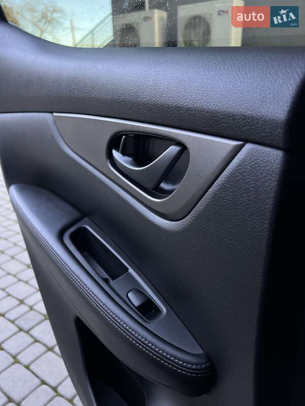 Внедорожник / Кроссовер Nissan Rogue Sport 2020 в Самборе