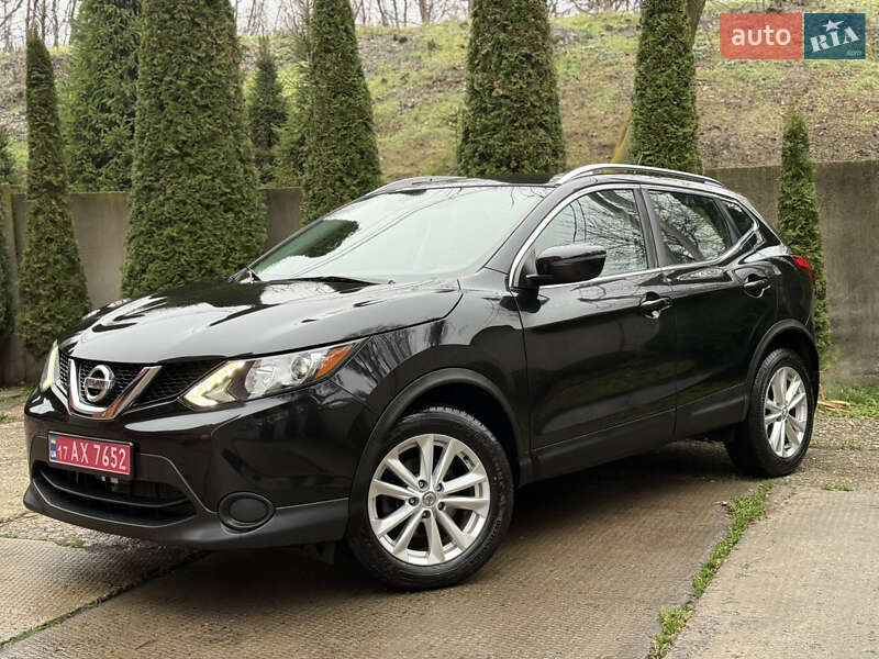 Внедорожник / Кроссовер Nissan Rogue Sport 2018 в Лубнах