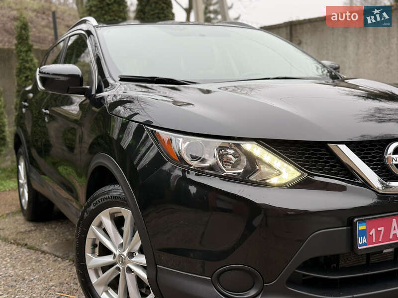 Внедорожник / Кроссовер Nissan Rogue Sport 2018 в Лубнах