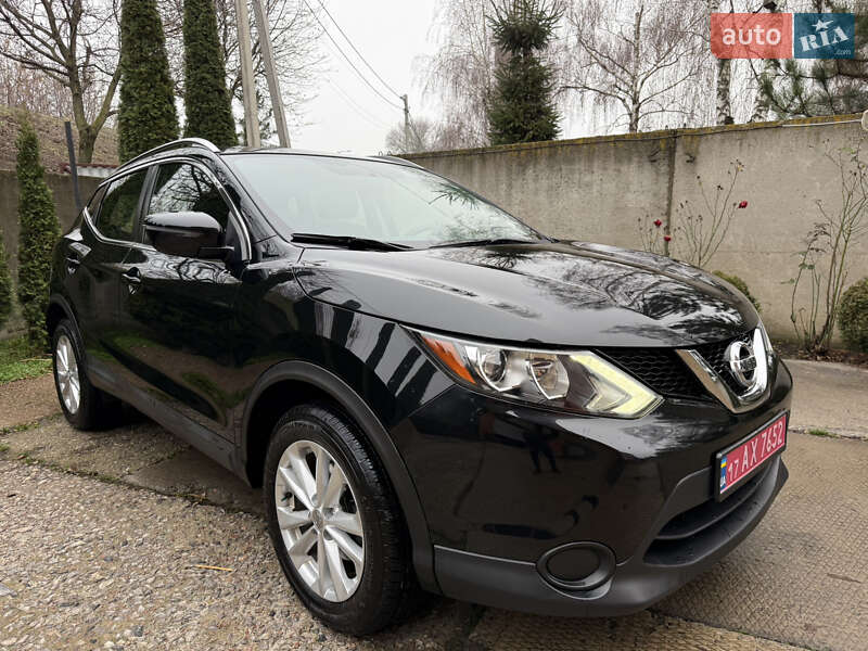 Внедорожник / Кроссовер Nissan Rogue Sport 2018 в Лубнах