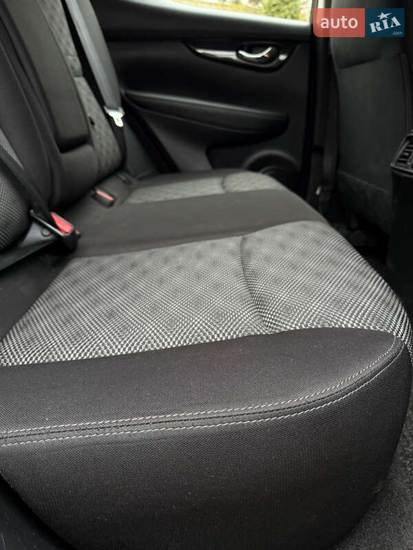 Внедорожник / Кроссовер Nissan Rogue Sport 2018 в Лубнах