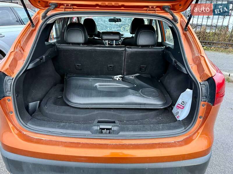 Внедорожник / Кроссовер Nissan Rogue Sport 2017 в Киеве