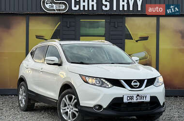 Позашляховик / Кросовер Nissan Rogue Sport 2017 в Стрию