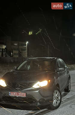 Внедорожник / Кроссовер Nissan Rogue Sport 2018 в Житомире