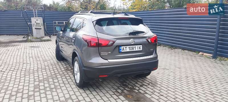 Позашляховик / Кросовер Nissan Rogue Sport 2017 в Івано-Франківську