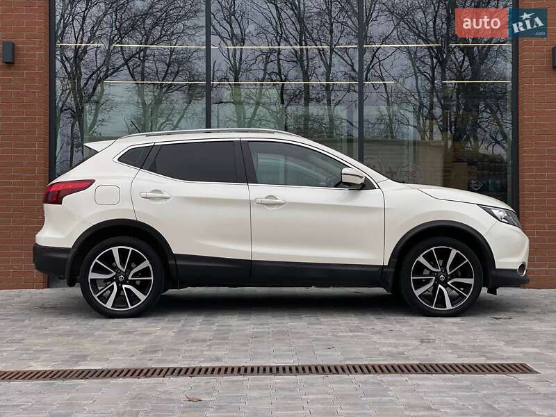 Внедорожник / Кроссовер Nissan Rogue Sport 2017 в Киеве фото 9 Внедорожник / Кроссовер Nissan Rogue Sport 2017 в Киеве