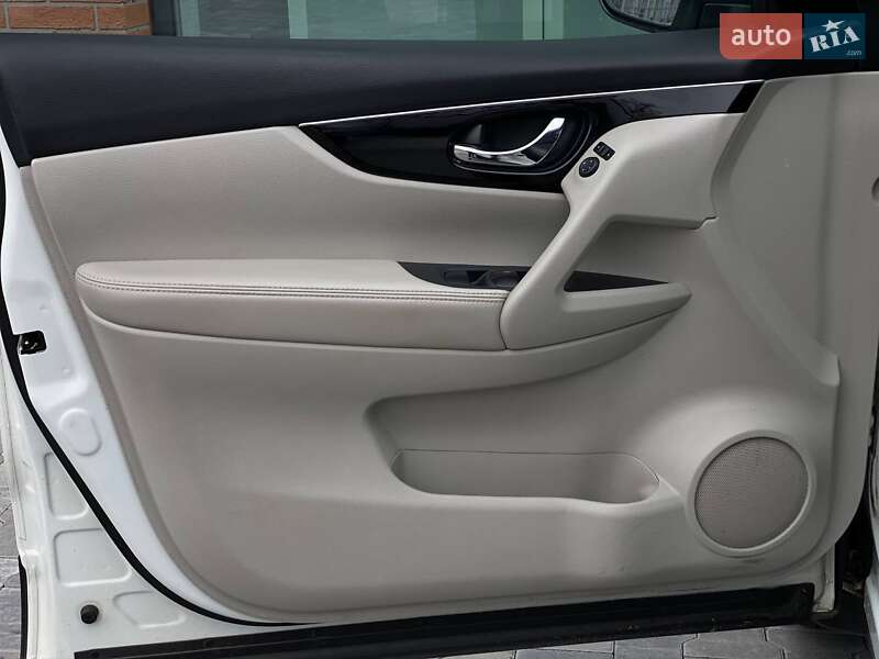 Внедорожник / Кроссовер Nissan Rogue Sport 2017 в Киеве фото 19 Внедорожник / Кроссовер Nissan Rogue Sport 2017 в Киеве