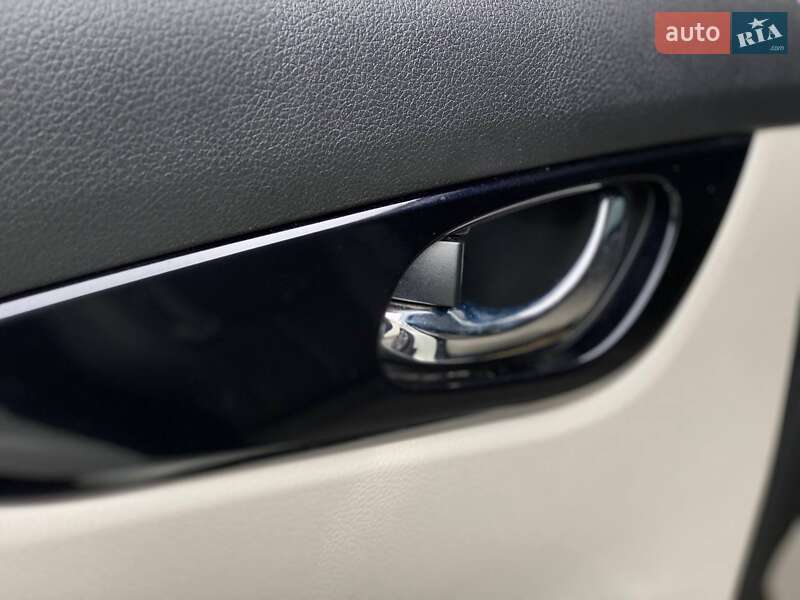 Внедорожник / Кроссовер Nissan Rogue Sport 2017 в Киеве фото 41 Внедорожник / Кроссовер Nissan Rogue Sport 2017 в Киеве