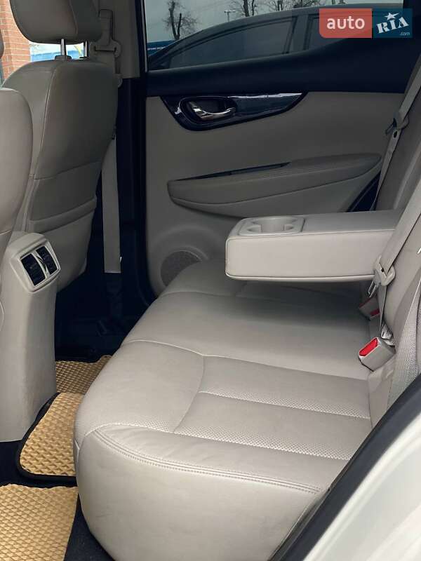 Внедорожник / Кроссовер Nissan Rogue Sport 2017 в Киеве фото 46 Внедорожник / Кроссовер Nissan Rogue Sport 2017 в Киеве