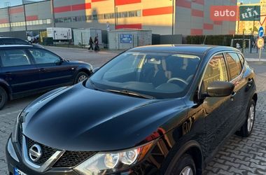 Внедорожник / Кроссовер Nissan Rogue Sport 2017 в Киеве