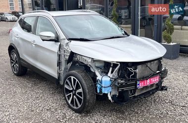 Внедорожник / Кроссовер Nissan Rogue Sport 2017 в Луцке