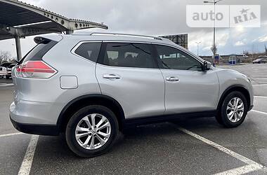 Позашляховик / Кросовер Nissan Rogue 2016 в 