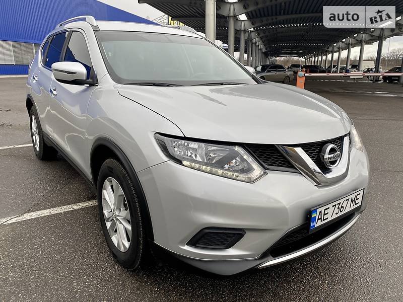 Позашляховик / Кросовер Nissan Rogue 2016 в 