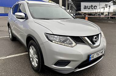 Позашляховик / Кросовер Nissan Rogue 2016 в 