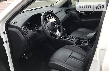 Позашляховик / Кросовер Nissan Rogue 2016 в 