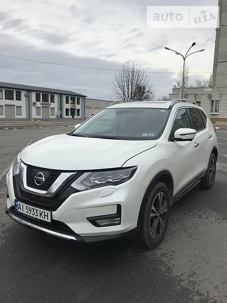 Внедорожник / Кроссовер Nissan Rogue 2016 в Киеве