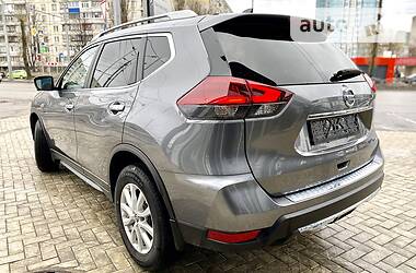 Позашляховик / Кросовер Nissan Rogue 2017 в 