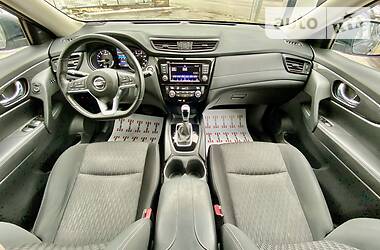 Позашляховик / Кросовер Nissan Rogue 2017 в 
